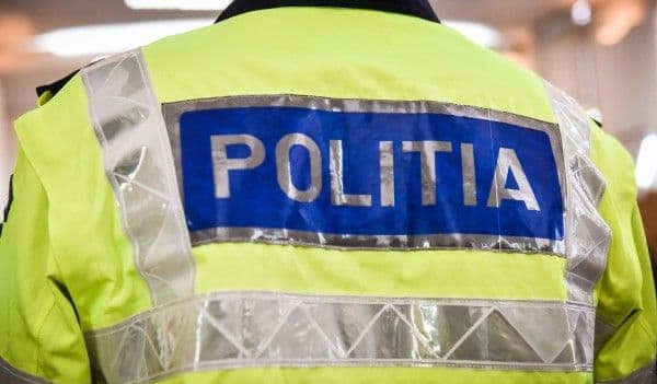 Un tânăr fără permis a lovit două mașini parcate regulamentar pe strada Dimitrie Pompeiu din Dorohoi