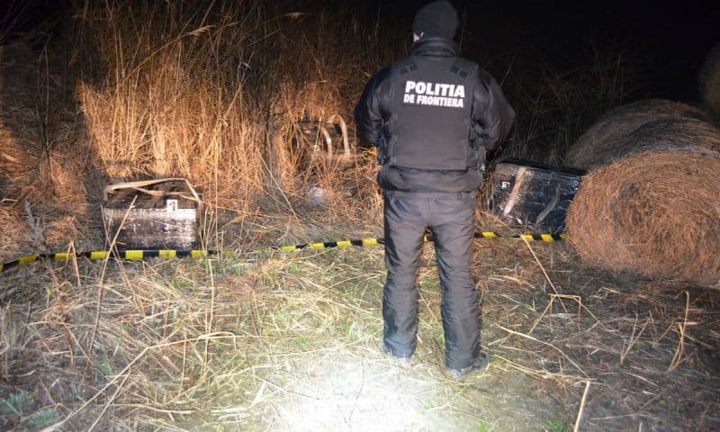 Focuri de armă la frontiera de est pentru reţinerea ţigărilor de contrabandă - FOTO