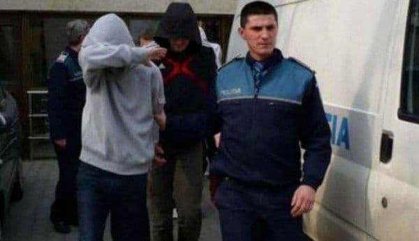 Doi minori au ajuns pe mâna poliției după ce au comis mai multe furturi