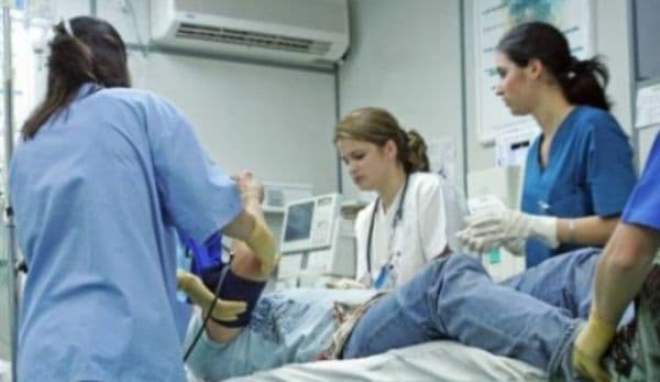 Anchetă la ITM Botoșani: Angajata unei firme de textile a ajuns la spital cu mâna tăiată