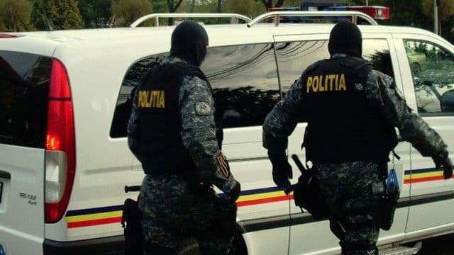 Percheziții la Dimăcheni! Tânăr cercetat pentru furt