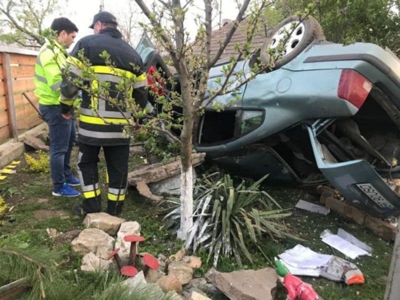 Tragedie în noaptea în Înviere. O fată de 16 ani și iubitul ei au murit într-un groaznic accident!