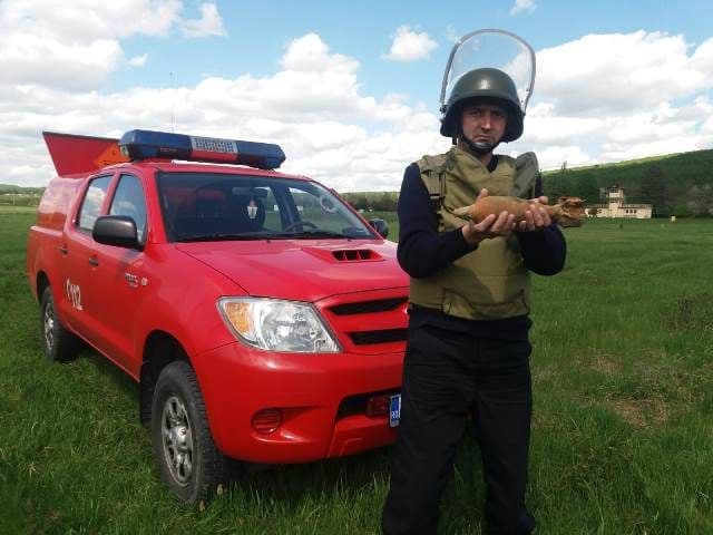 Bombă în perfectă stare de funcționare, descoperită într-o pădure din Botoșani - FOTO
