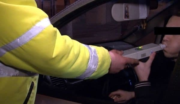 Inconștiență! A băut bine şi apoi s-a urcat la volan