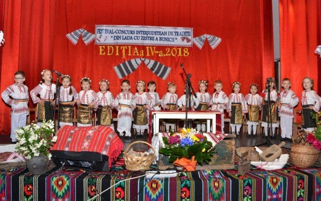 Grădiniţa Nr. 6 Dorohoi organizează Festivalul - Concurs Interjudeţean „Din lada cu zestre a bunicii” - ediția a V-a