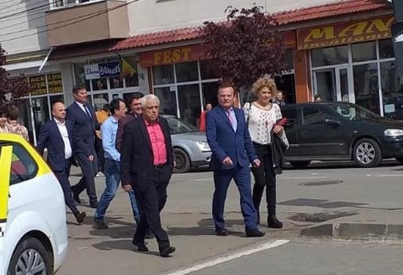 Ministrul Petre Daea a vizitat o fabrica de prelucrare a semințelor de cânepă și piața din Dorohoi – FOTO