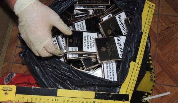Ţigări de contrabandă confiscate de poliţişti