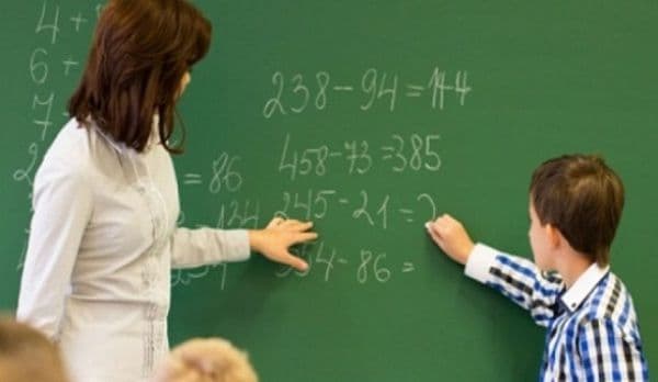 Profesorii își vor putea reduce numărul de ore fără diminuarea salariului