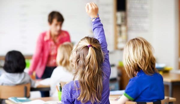 „Creatori de educaţie” – selecţia națională de bune practici din învăţământul preuniversitar românesc