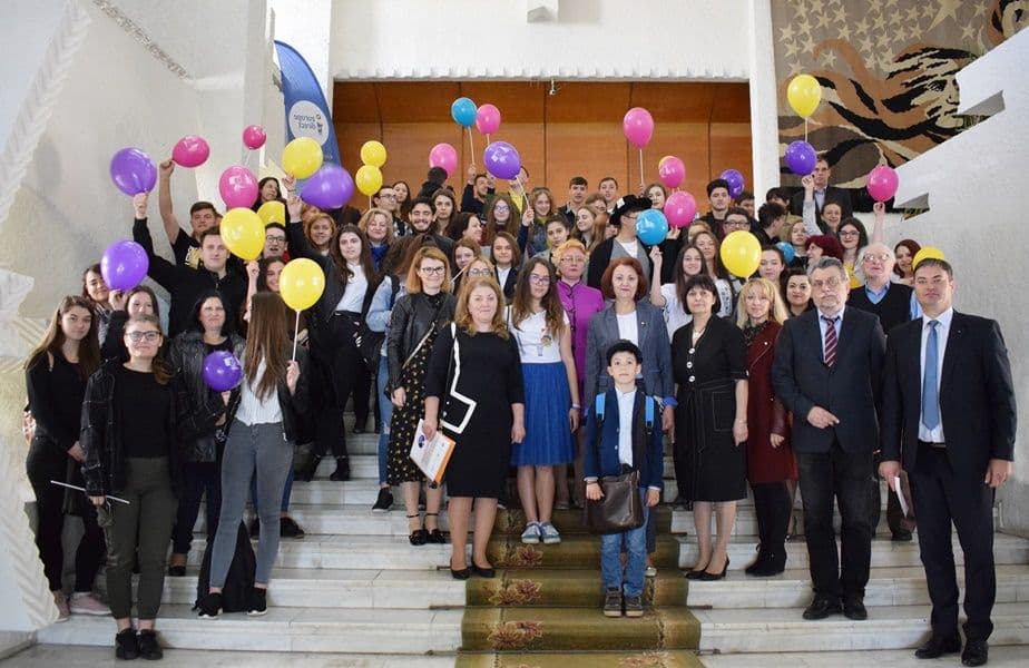 Ziua Europei, sărbătorită în Instituţia Prefectului de zeci de elevi din judeţ - FOTO