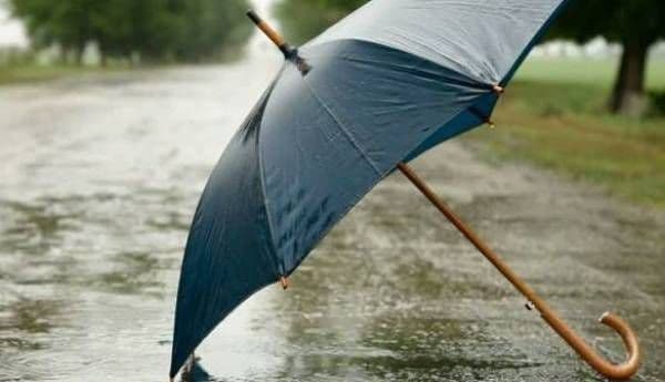 Începe să se încălzească, dar ploile rămân sâcâietoare - prognoza meteo pe două săptămâni