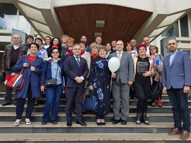 Activitatea interdisciplinară a Cercurilor Pedagogice ale Profesorilor de Chimie și Fizică - zona Dorohoi - FOTO