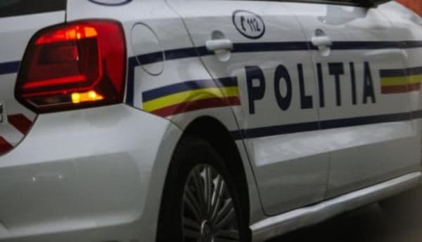 Băut, fără carnet, a furat mașina din spălătoria unde lucrează și a făcut accident