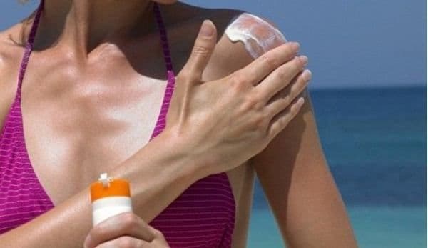 Cum ne bronzăm fără arsuri solare