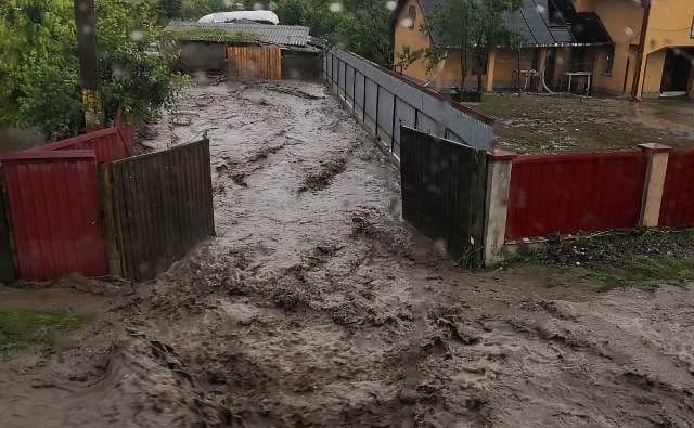 Dezastru provocat de furtuni în județul Botoșani. Zeci de apeluri de la cetățeni - FOTO