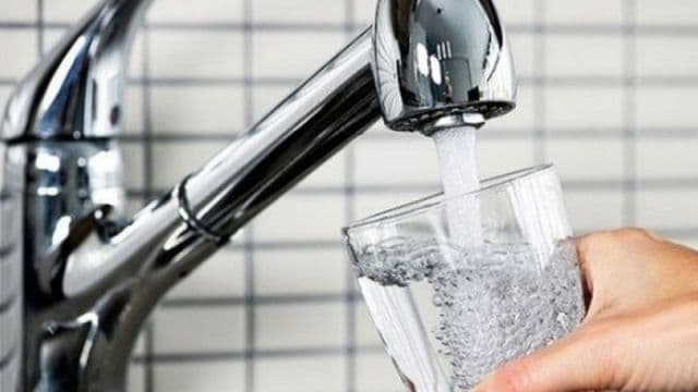 Nova Apaserv: „Apa din sistemul public de alimentare îndeplinește condițiile de potabilitate”