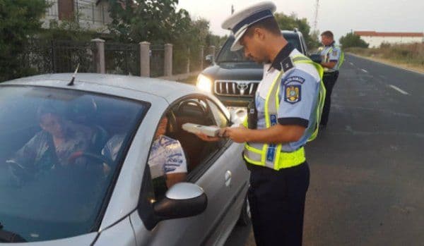 Tânăr depistat la volan, fără permis de conducere. Avea permisul suspendat de doi ani!