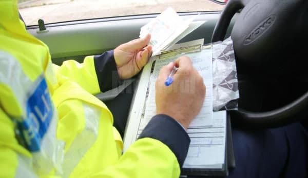 Inconștiență! Un botoșănean s-a urcat la volan beat criță și fără permis. Vezi ce alcoolemie avea!
