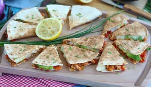 Quesadilla cu pui și avocado - FOTO
