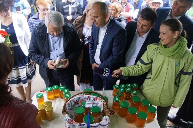 Fermierii botoșăneni pot obține în avans credite mai mari cu dobânzi mai mici în baza adeverinței eliberate de APIA