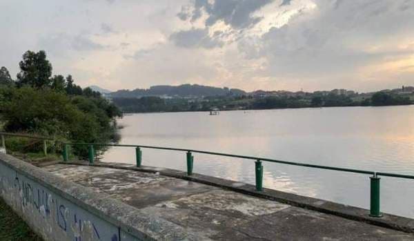 Tragedie în Spania. O fetiţă româncă a murit după ce a căzut într-un lac. O a doua este la terapie intensivă, în stare gravă