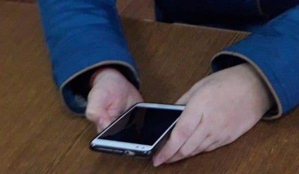 Moldovean cercetat după ce a furat un telefon mobil din magazinul aflat într-un punct vamal
