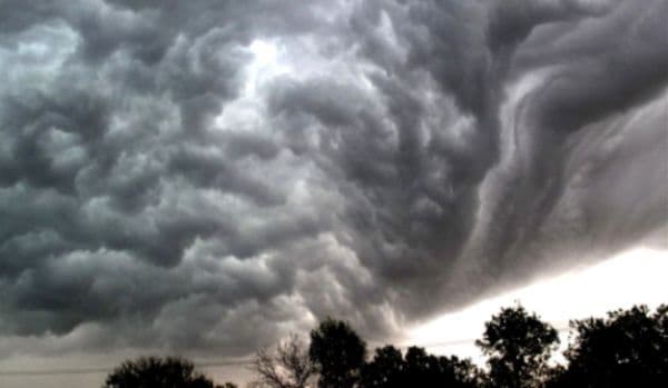 Vești teribile de la meteorologi! Ciclonul din Grecia poate ajunge în România!