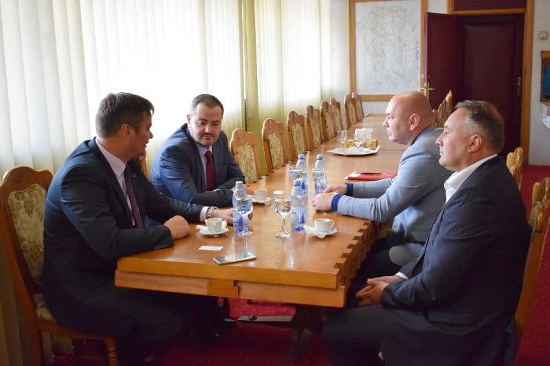 Consulul general al Consulatului Republicii Moldova la Iaşi, în vizită la prefectul Dan Şlincu
