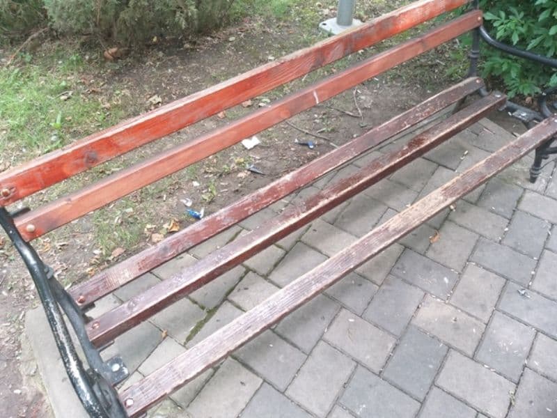 Primim la redacție – „Ne-am săturat să trăim într-un oraș cu aceste bănci fantomă”