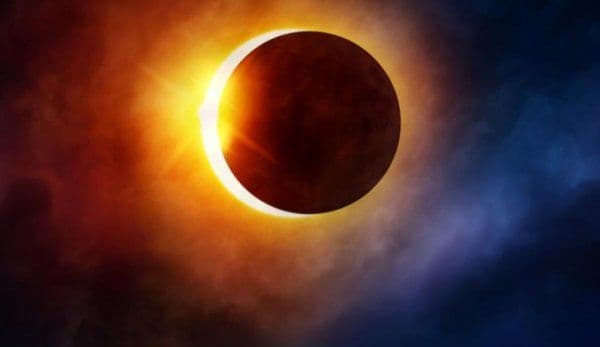 ECLIPSĂ totală de Lună. Va fi vizibilă şi în România