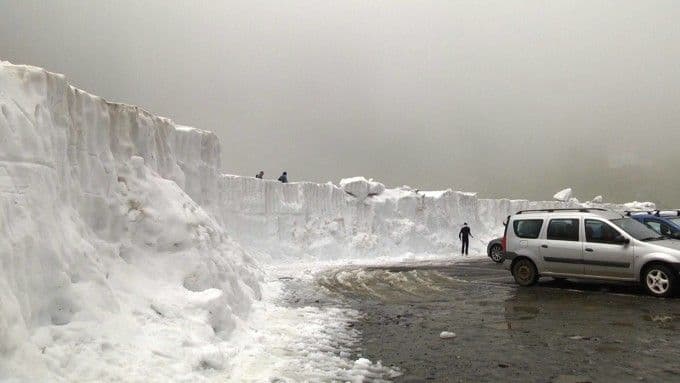 Zăpadă de peste 3 metri la Bâlea Lac, în luna lui Cuptor