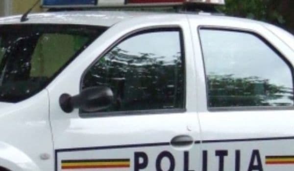 Hoţii i-au făcut curăţenie în ...buzunare unui bătrân de 84 de ani