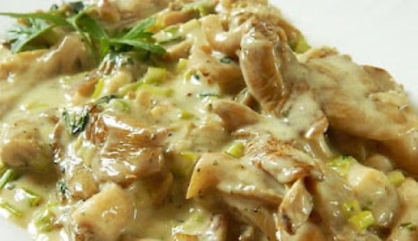 Pleurotus cu sos de vin alb