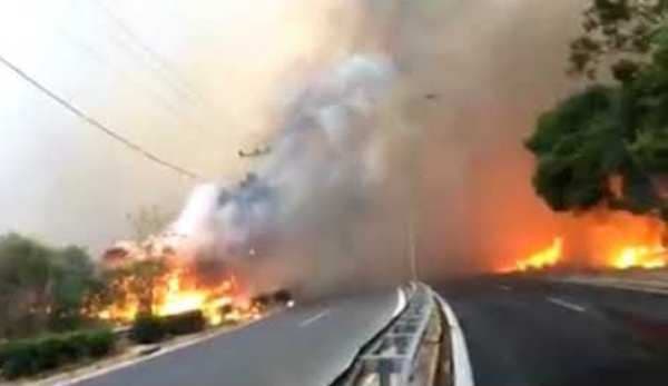 MAE atenționează românii care merg în Grecia că de azi există risc ridicat de incendii de vegetație, în anumite zone