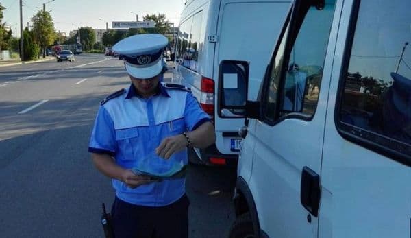ACȚIUNEA TRUCK & BUS. Polițiștii au aplicat 322 de sancţiuni și au reținut 25 de permise de conducere