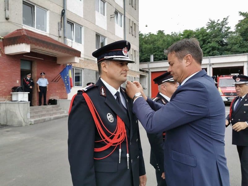 58 de pompieri botoşăneni avansaţi în grad - FOTO