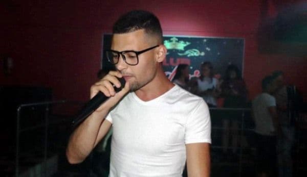 „Treziți-vă, din somnul cel de moarte” Un adolescent din Darabani a realizat o piesă hip-hop, după drama de la Caracal - VIDEO