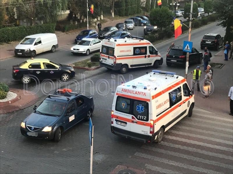 Accident pe Bulevardul Victoriei: Șofer încătușat după ce a lovit o mașină tip „Școala” și a fugit de la locul accidentului - FOTO