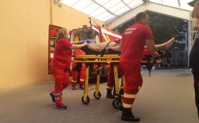 TRAGIC! Un bărbat în vârstă de 42 de ani s-a înecat după ce a sărit într-o piscină din parcul de agrement Cornișa