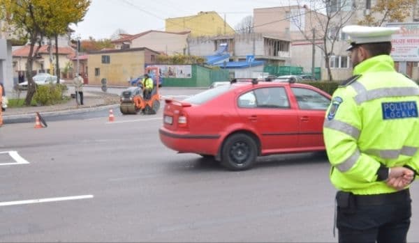Razii de amploare în intersecțiile din Botoșani. Peste 90 de amenzi au primit șoferii și pietonii indisciplinați