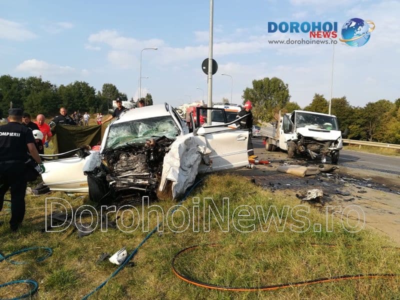 Accident grav produs de un tânăr la ieșirea din Botoșani. Trei persoane rănite - FOTO