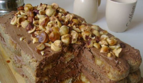 Prăjitură cu mousse de ciocolată