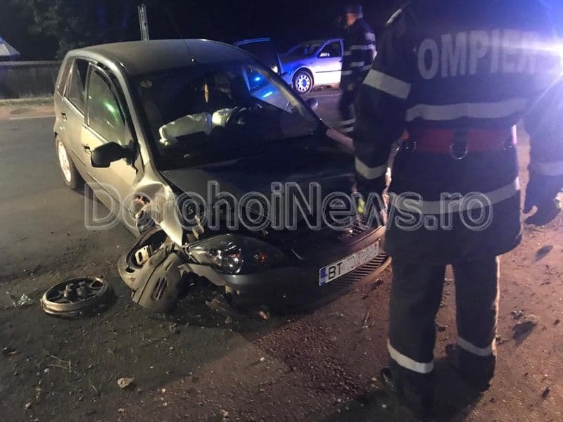 Accident cu trei răniți: O șoferiță începătoare a intrat cu mașina într-un cap de pod la Cătămărăști Deal - FOTO