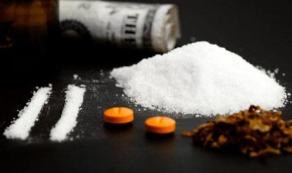Cum îi poți depista pe oamenii care consumă droguri. Semnele consumului de substanțe narcotice