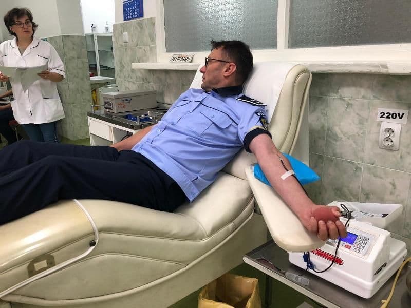 Poliţiştii „AU DESCINS” la Centrul de Transfuzii Botoşani
