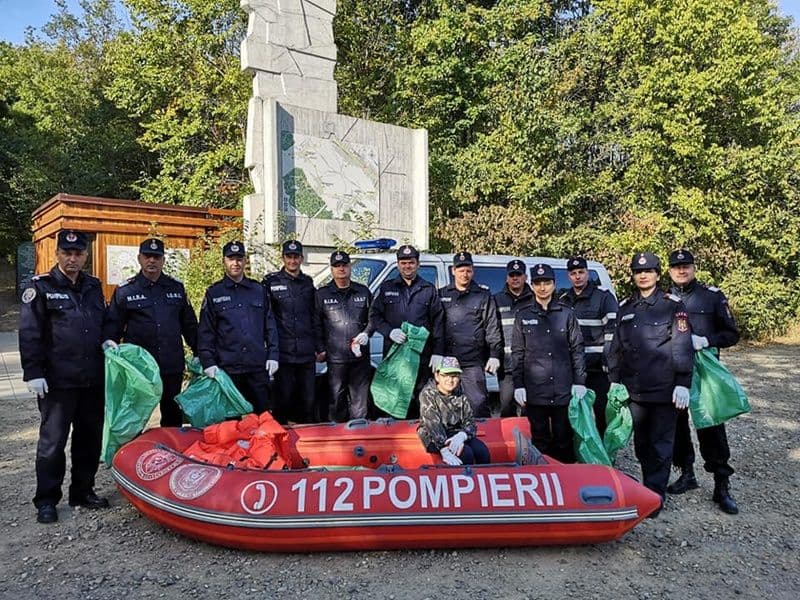 Pompierii botoșăneni au acordat „sprijin” naturii - FOTO