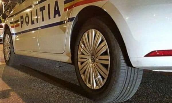 Băut și fără permis a fost prins conducând o mașină furată