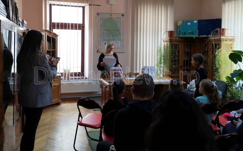 Concurs de creație literară „Micul scriitor de azi, marele scriitor de mâine” - FOTO