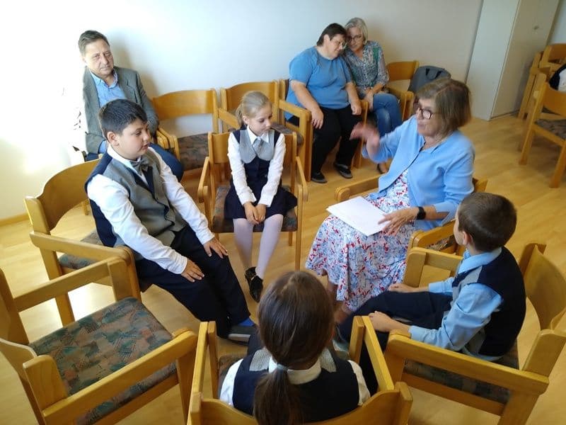 Fun with English! Trei profesioniști din SUA în vizită la Școala Cornerstone din Dorohoi - FOTO