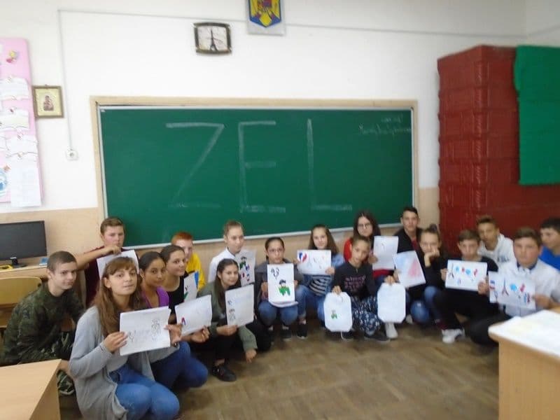 Elevii comunei Cristinești cu ZEL educațional - FOTO